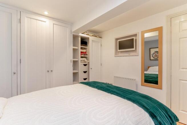 1 bed Apartment for sale Image 8