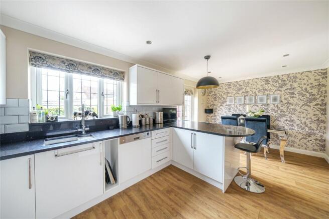 Kitchen/Breakfast Rm