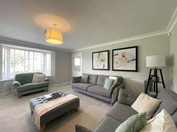 4 bed Detached to rent Image 8