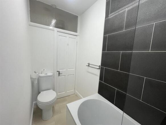 2 bed Terraced to rent Image 9
