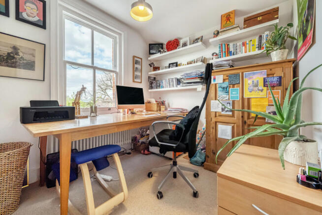 Bed 4 /Office