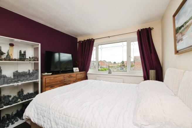 3 bed Semi-Detached for sale Image 10
