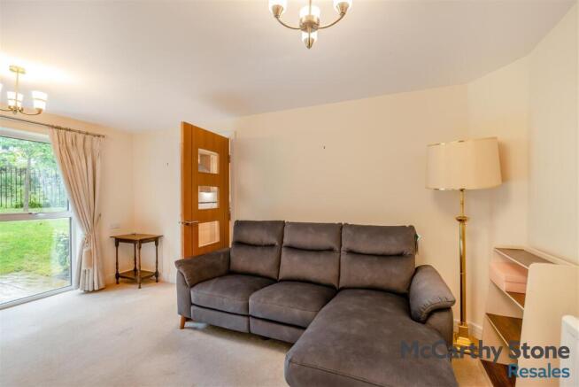 8695202-interior13.jpg