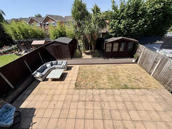 Locksley Drive, Ferndown photo 4