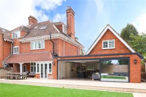 9, Westcar Lane, Hersham, Walton-on-thames KT12 5ER