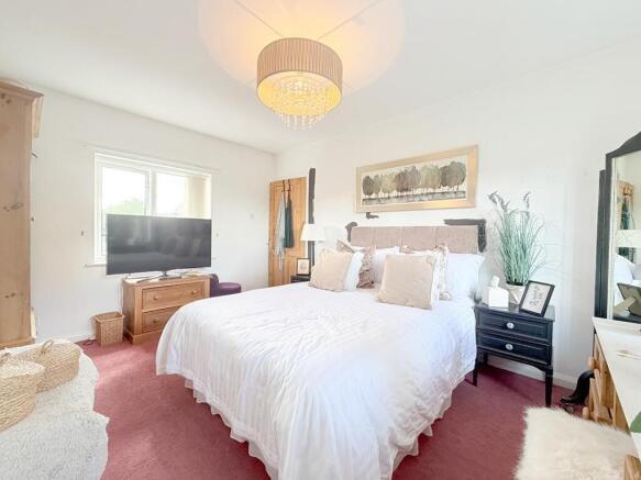 2 bed House for sale Image 8