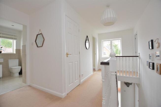 FIRST FLOOR GALLERIED LANDING