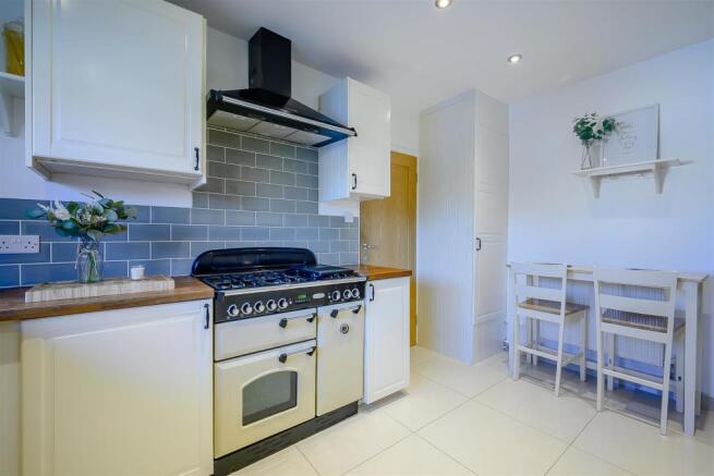 8489048-interior08.jpg