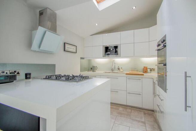 4 bed Detached for sale Image 6