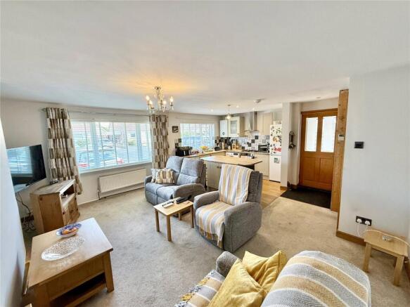 Caernarvon Way, Burnham On Sea, Somerset, TA8 photo 4