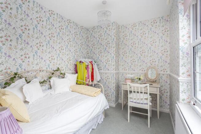 4 bed House for sale Image 12