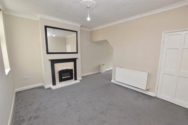 LOUNGE/ DINING ROOM