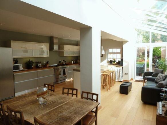 Extended Dining...