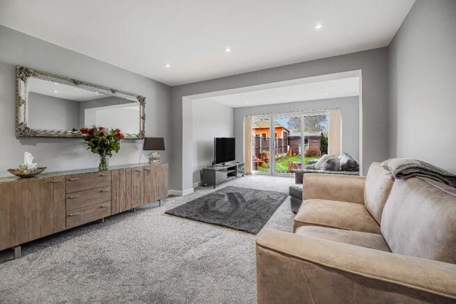Briscoe Road, Rainham, Havering, London, RM13 photo 4