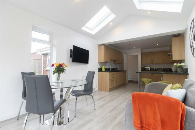 Kitchen/Dining Room
