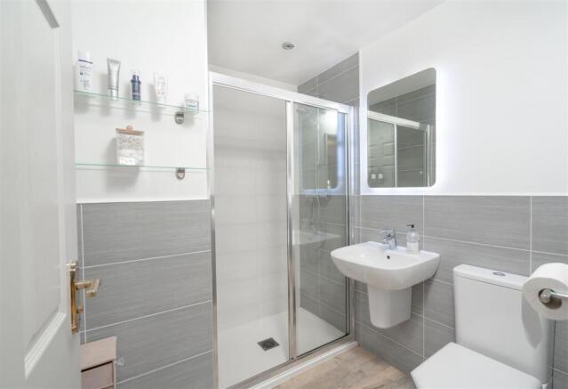 3 bed Terraced for sale Image 8