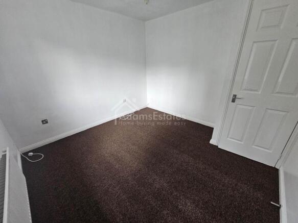 2 bed Terraced to rent Image 6
