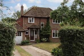 Pippins, Glovers Road, Charlwood RH6 0EG