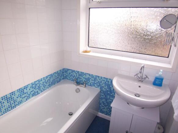 FAMILY BATHROOM