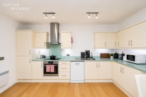 Flat 11, 126 128, Queens Road, Brighton BN1 3WB