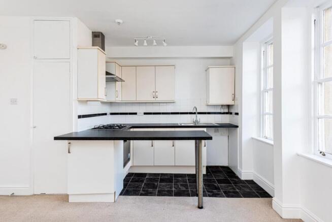 Flat 2, 22 The Paragon BA1 5LY-4.jpg