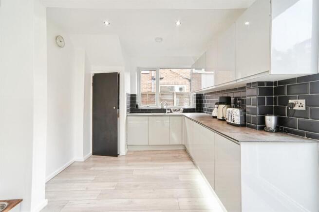 3 bed Semi-Detached for sale Image 5