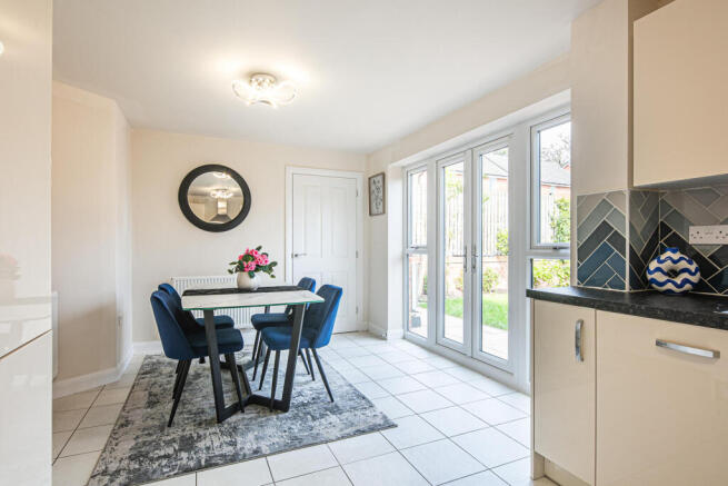 4 bed Detached for sale Image 7
