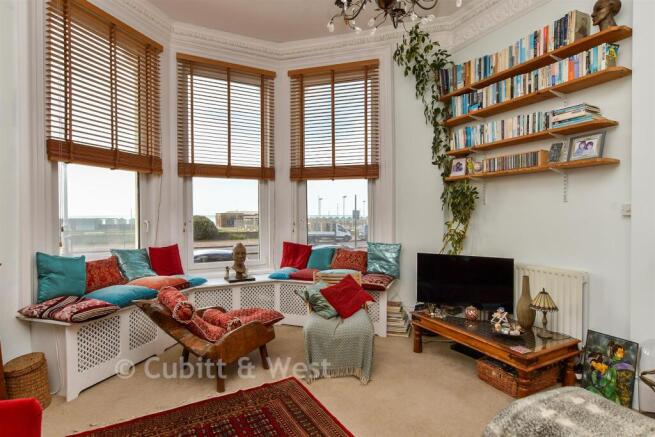 Lounge/ Kitchen/ Dining Room