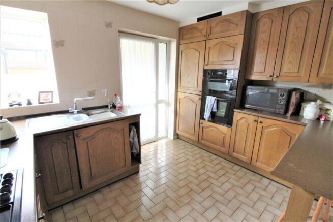KITCHEN BREAKFAST ROOM