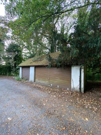 Double Garage, Copper Beech Close, GU22 photo 4