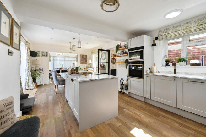 83 Yeovil Road (4...