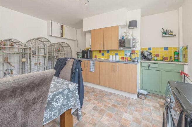 2 bed Terraced for sale Image 5