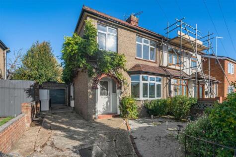 Greenfern Avenue, Slough