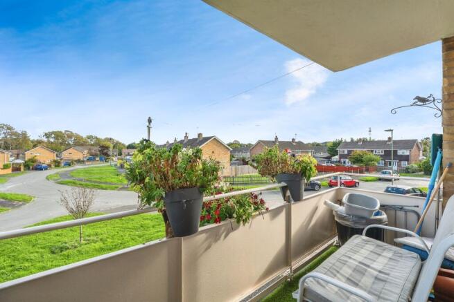Powell Crescent, Totton, Southampton photo 4