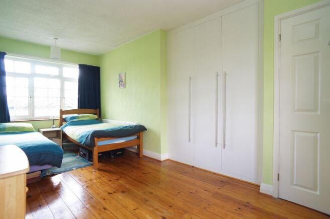 BEDROOM 3 (RIG...