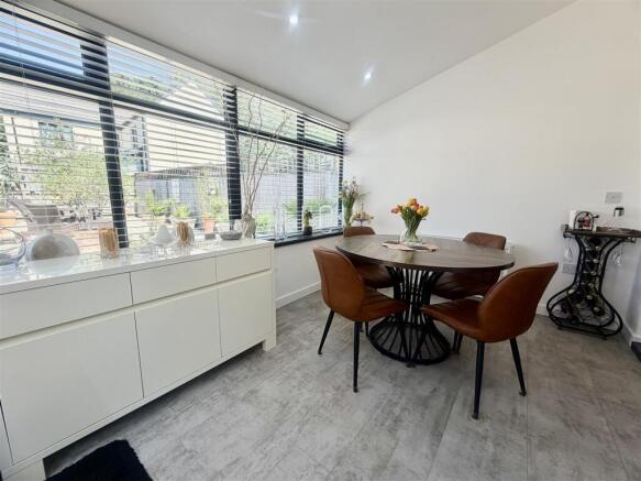 2 bed Semi-Detached for sale Image 8