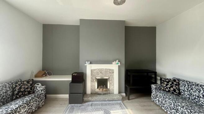 2 bed Terraced to rent Image 5