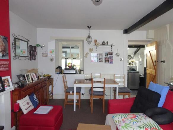 Living Room/Dining Area