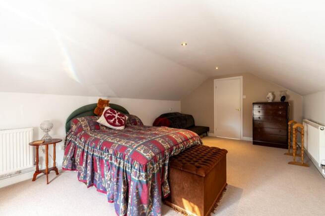 3 bed Detached for sale Image 11