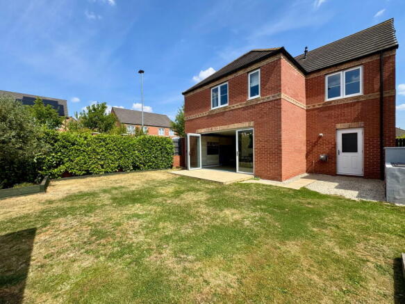 4 bed Detached for sale Image 4