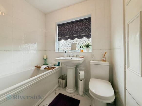 2 bed Semi-Detached Bungalow for sale Image 10