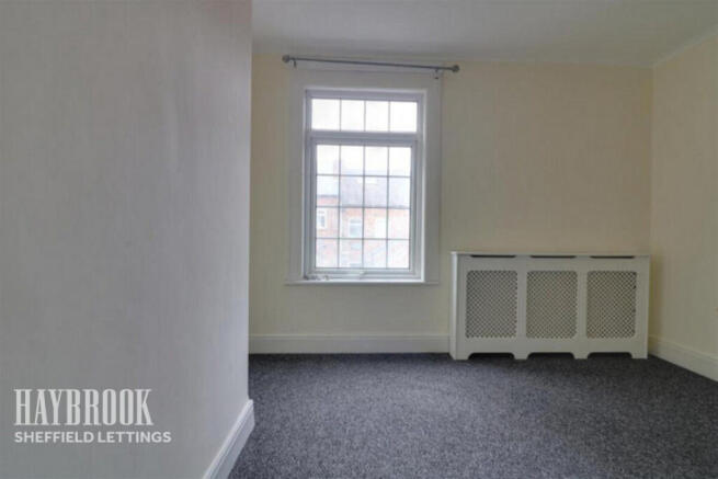 3 bed Terraced to rent Image 8