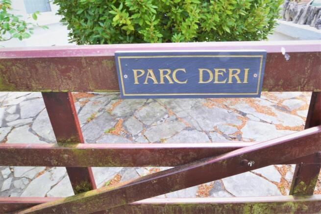 Gate.jpg