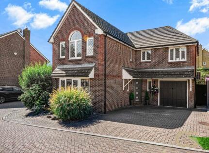 Everett Close, Cheshunt, Hertfordshire, EN7 6XD