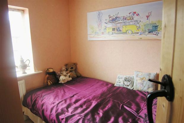 Photo 9