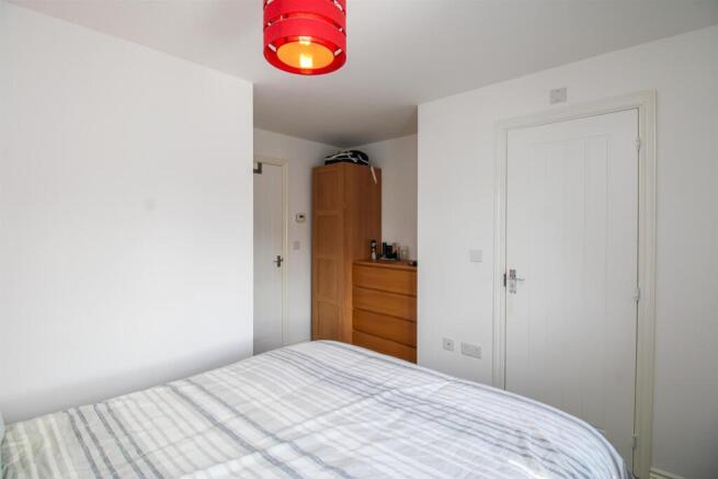 3 bed Semi-Detached for sale Image 6