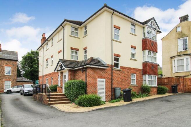 2 bed Apartment for sale Image 7