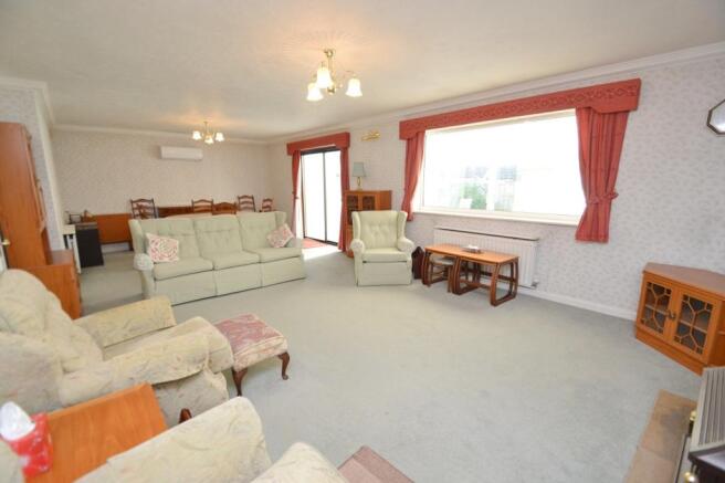 Sitting/Dining Room