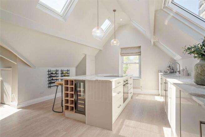 3 bed Penthouse for sale Image 10