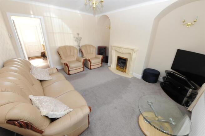 3 bed Semi-Detached for sale Image 4
